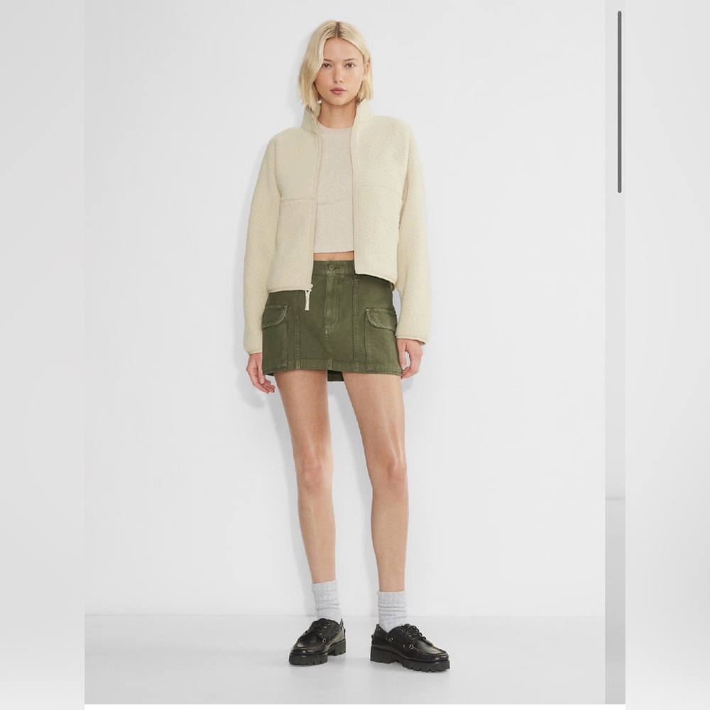 NWT Aritzia TNA Reggie Cargo Mini Skirt in Army Green